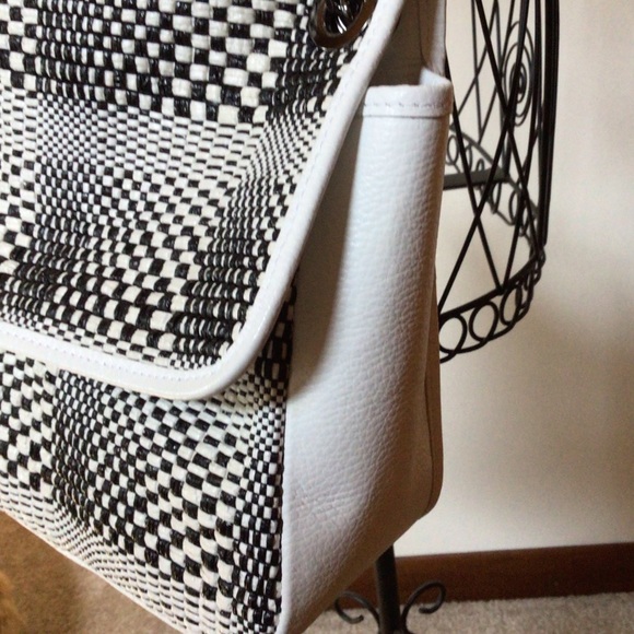 NWOTGS UNICA! FIRENZE ITALY WOVEN LEATHER BICOLOR CROSSBODY CHAIN STRAP BAG - Picture 3 of 12